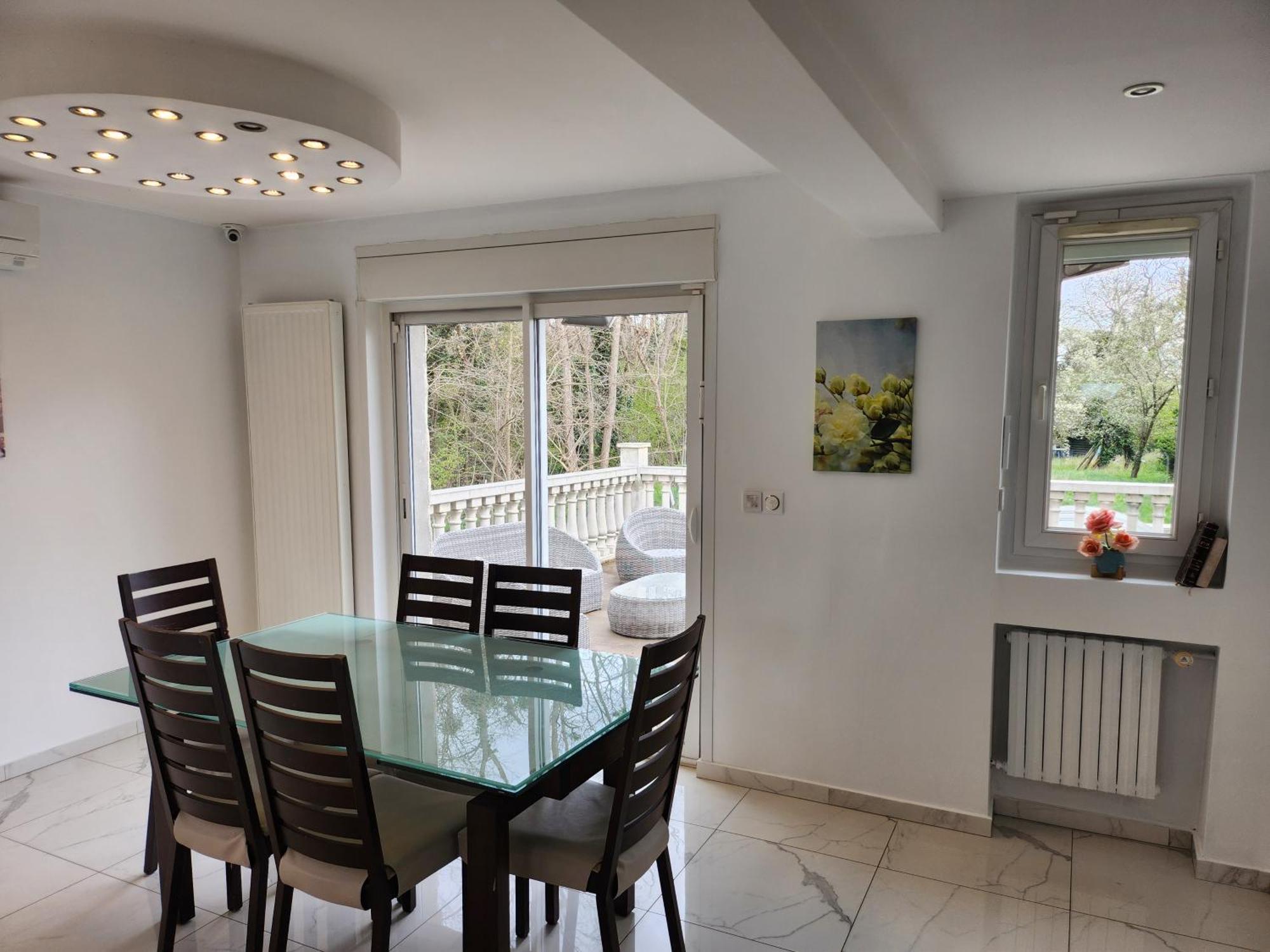 Villa Massenet Sarcelles Buitenkant foto