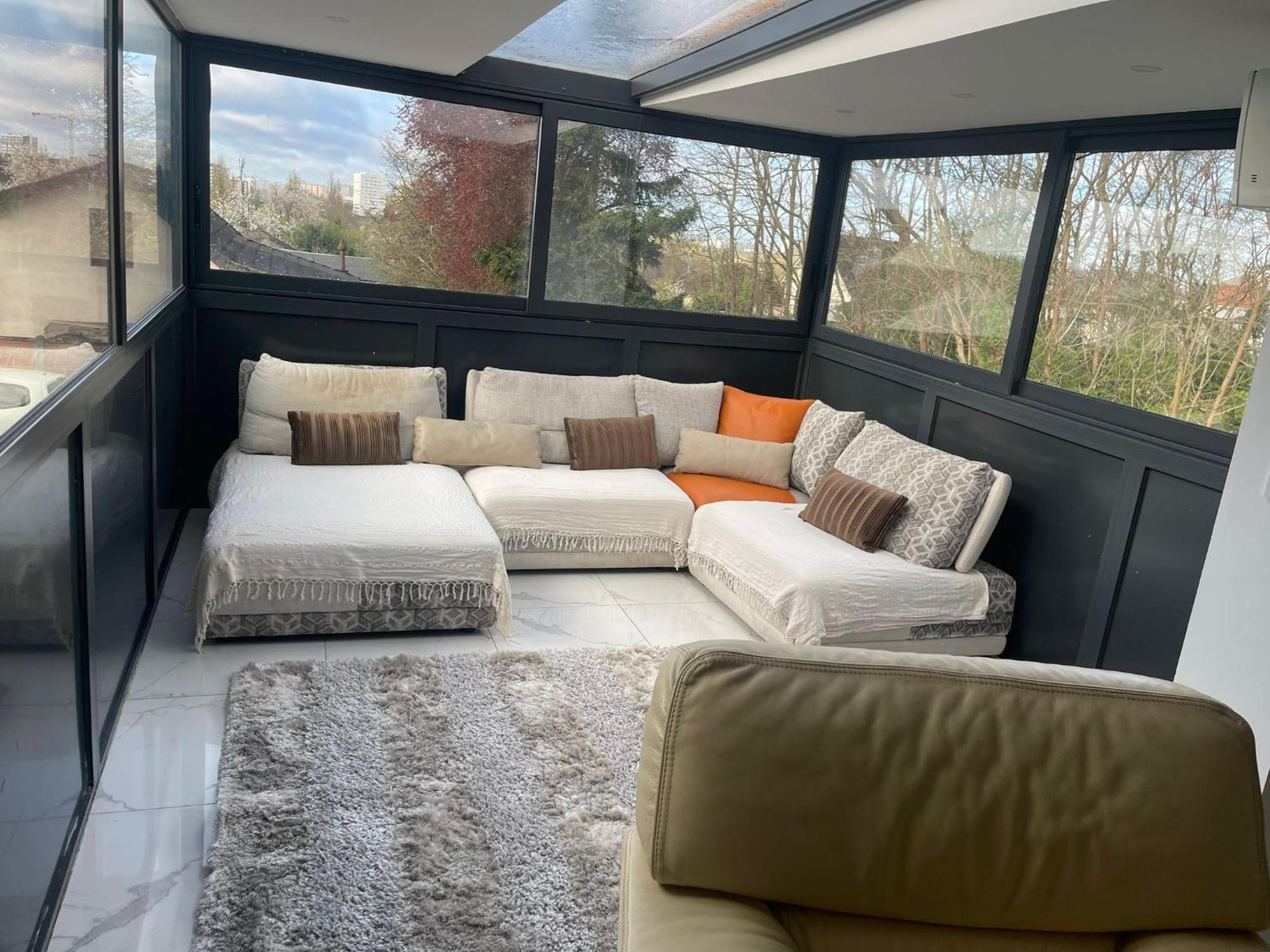 Villa Massenet Sarcelles Buitenkant foto
